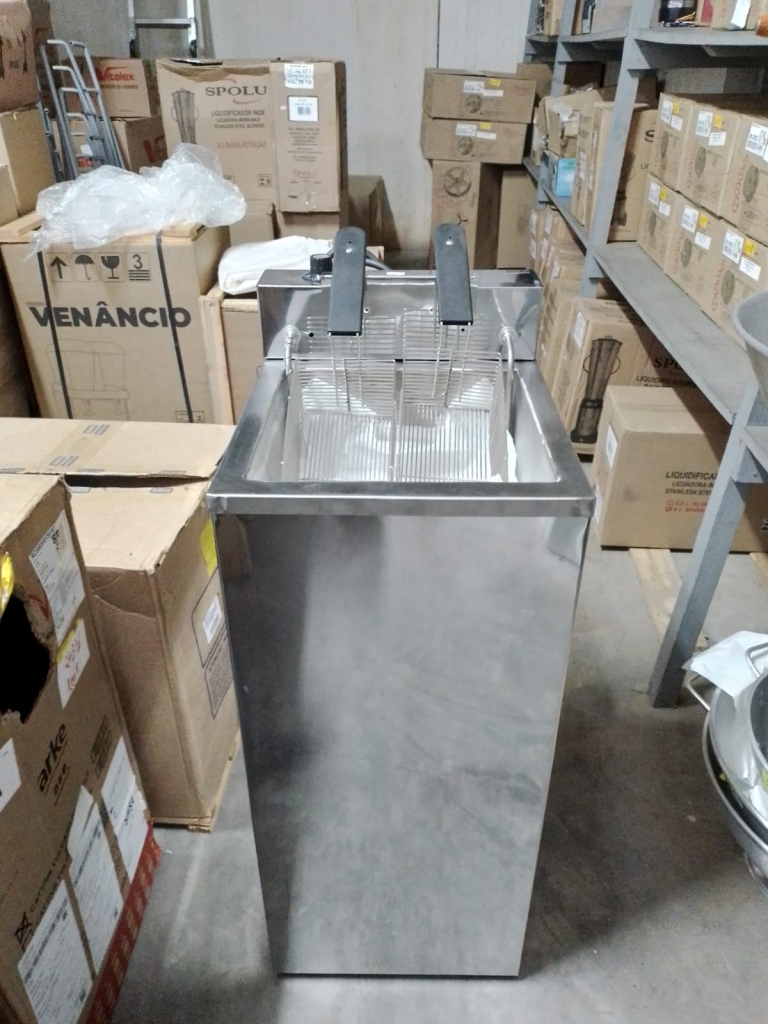 FRITADEIRA ELÉTRICA ÓLEO COM GABINETE - 5.000 W - 18 LITROS - 220V - RENCO